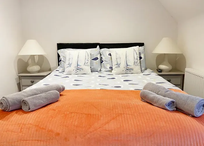 New Family Apartment Walking Distance To The Beach