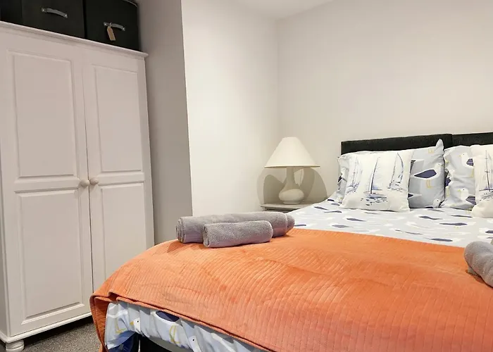 New Family Apartment Walking Distance To The Beach