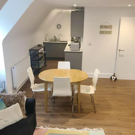 New Family Apartment Walking Distance To The Beach Bournemouth Exterior photo