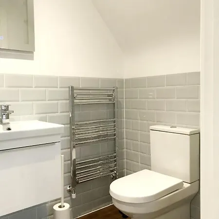 New Family Apartment Walking Distance To The Beach Bournemouth Exterior photo
